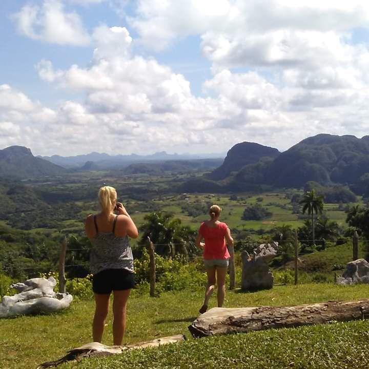 Caminata a la Comunidad de los Acuáticos en Viñales