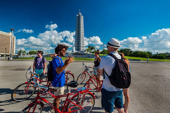 Descubre La Habana por la bici, comida y cultura