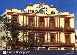 Entrada Fabrica de Tabaco en La Habana