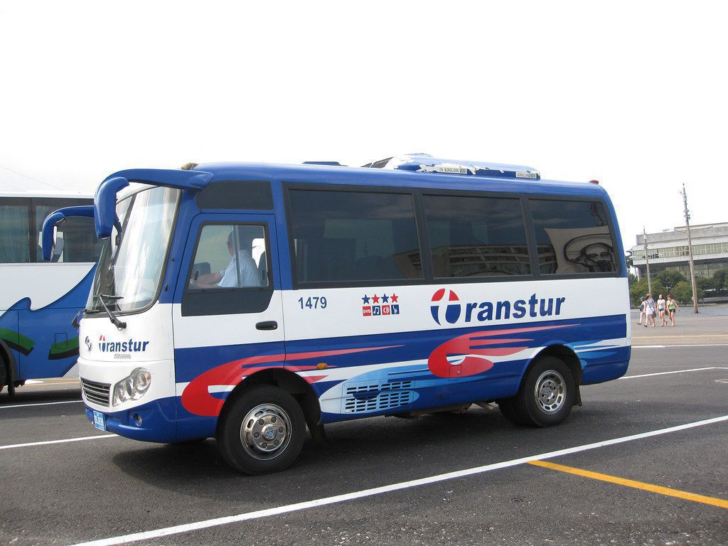 Shared transfer.Bus   Hoteles Santiago de Cuba - Aeropuerto Santiago de Cuba