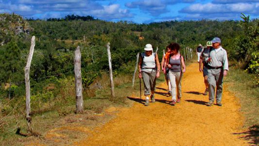Caminata ala Comunidad de los Acuaticos en Viñales